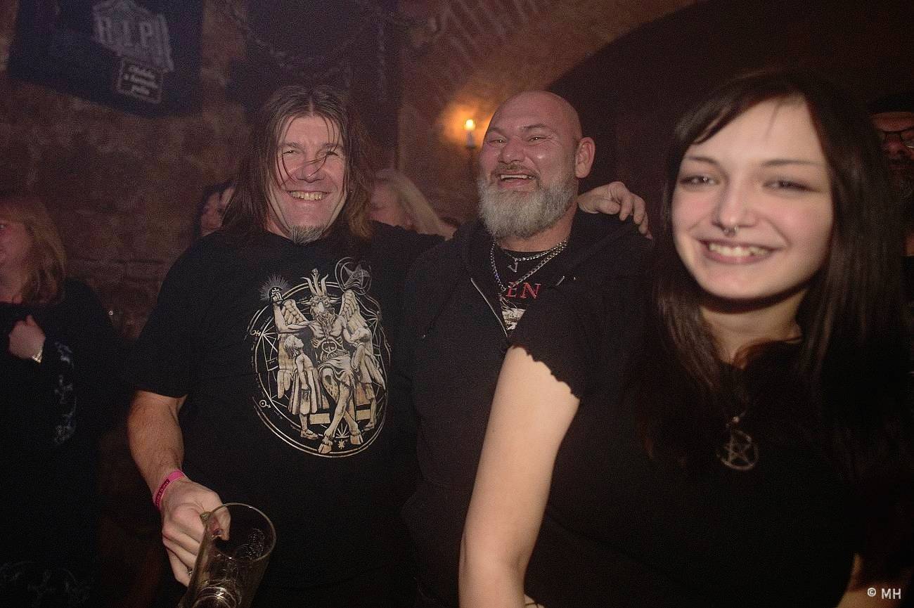 V Plzni se sjeli metalisté, Parlament Club hostil akci Suicide Therapy