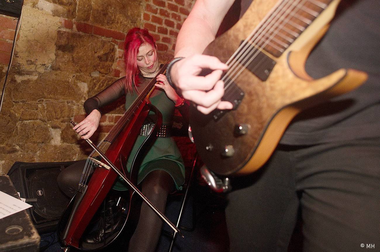 V Plzni se sjeli metalisté, Parlament Club hostil akci Suicide Therapy