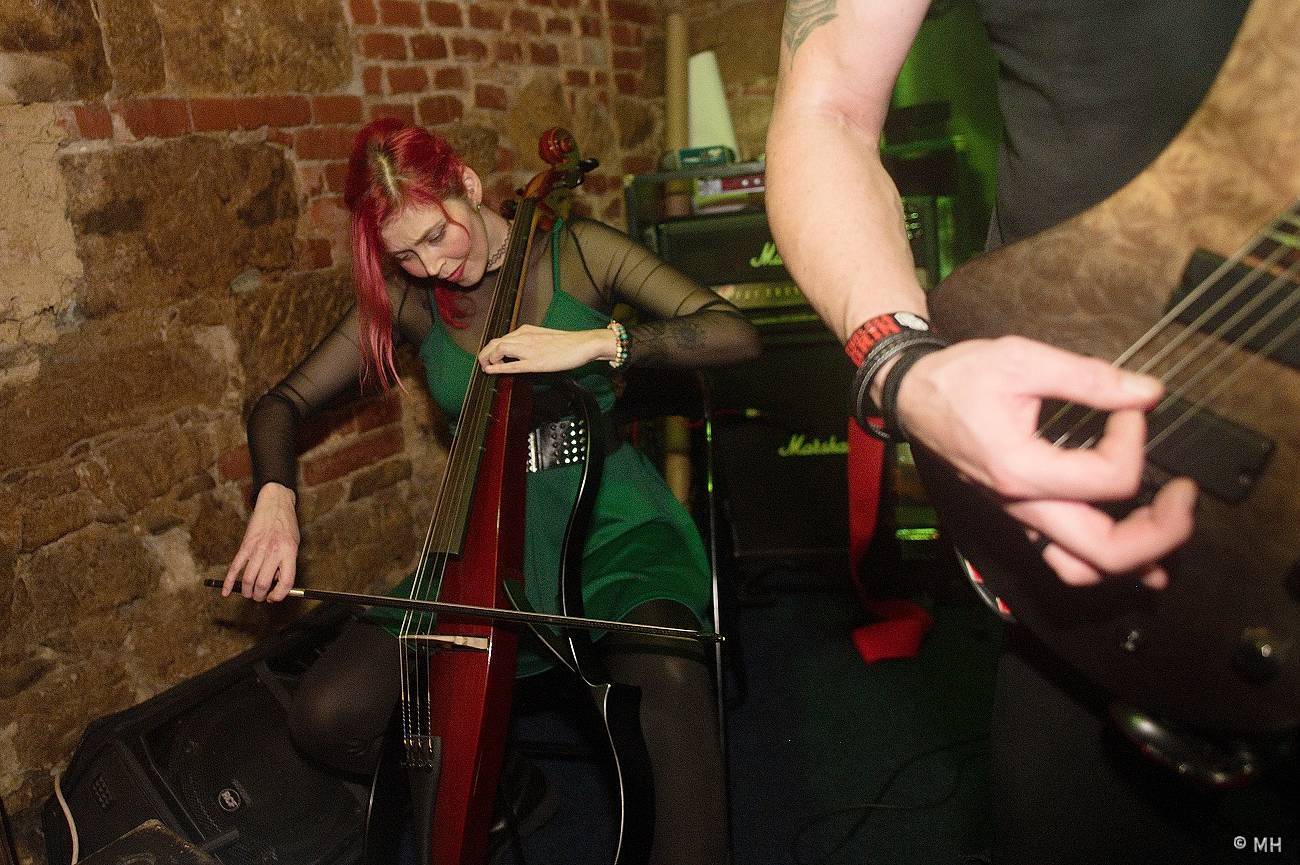 V Plzni se sjeli metalisté, Parlament Club hostil akci Suicide Therapy