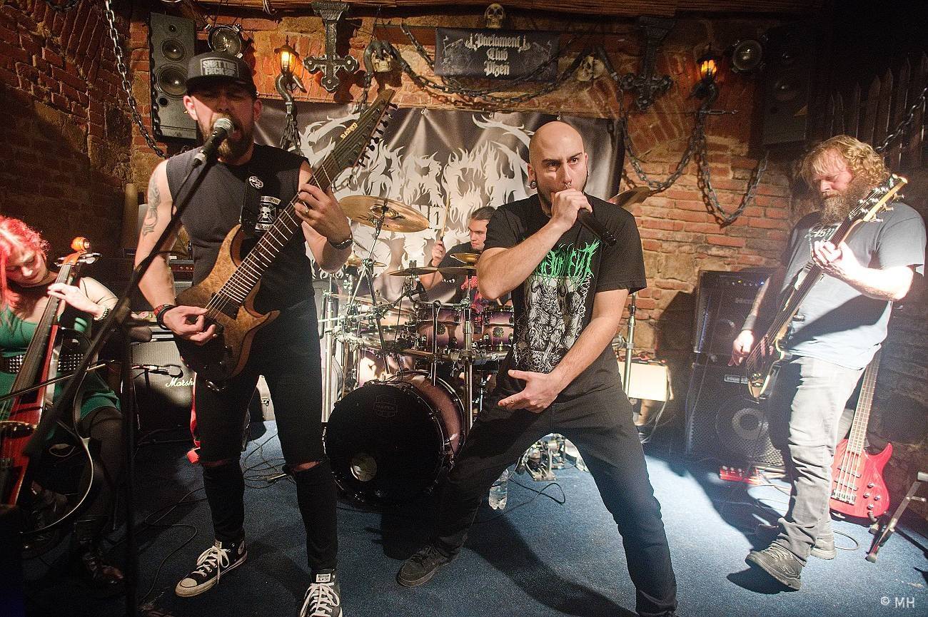 V Plzni se sjeli metalisté, Parlament Club hostil akci Suicide Therapy