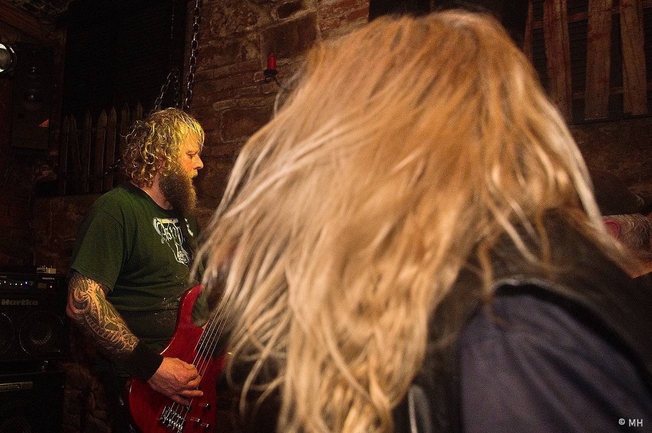 V Plzni se sjeli metalisté, Parlament Club hostil akci Suicide Therapy