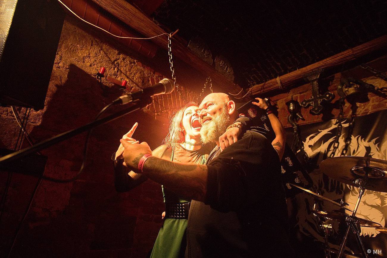 V Plzni se sjeli metalisté, Parlament Club hostil akci Suicide Therapy