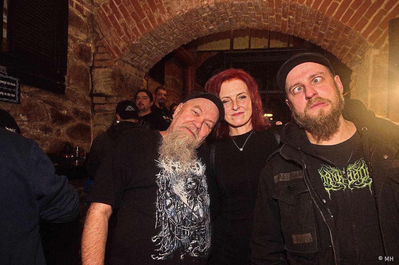 V Plzni se sjeli metalisté, Parlament Club hostil akci Suicide Therapy