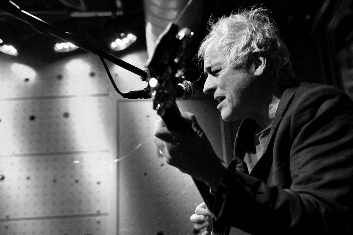 Marc Ribot kouzlil v Jazz Docku, doprovázela ho kapela Ceramic Dog