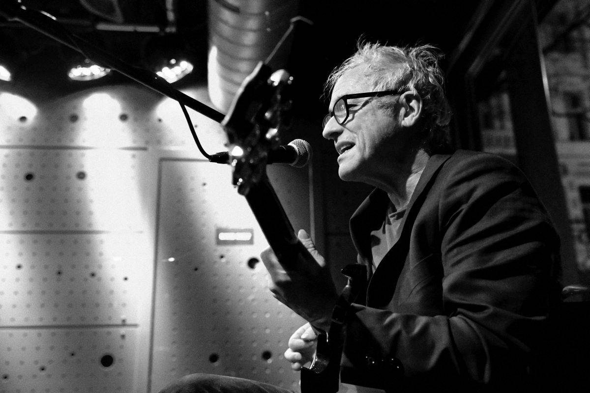 Marc Ribot kouzlil v Jazz Docku, doprovázela ho kapela Ceramic Dog
