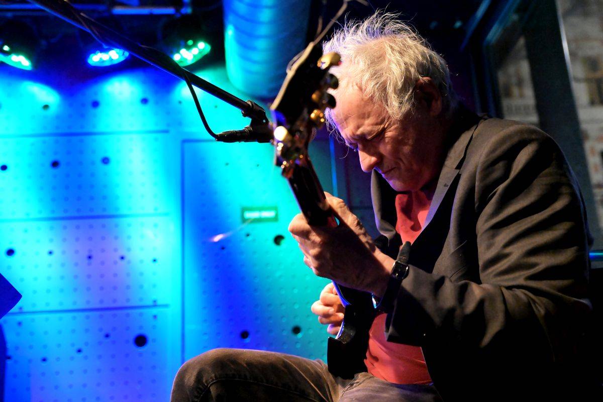 Marc Ribot kouzlil v Jazz Docku, doprovázela ho kapela Ceramic Dog