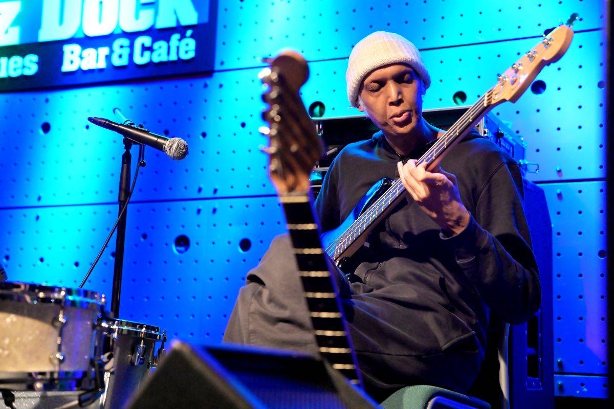 Marc Ribot kouzlil v Jazz Docku, doprovázela ho kapela Ceramic Dog