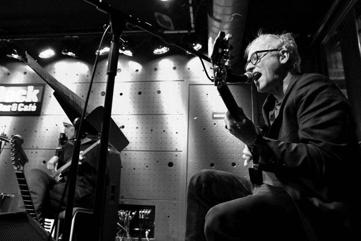 Marc Ribot kouzlil v Jazz Docku, doprovázela ho kapela Ceramic Dog