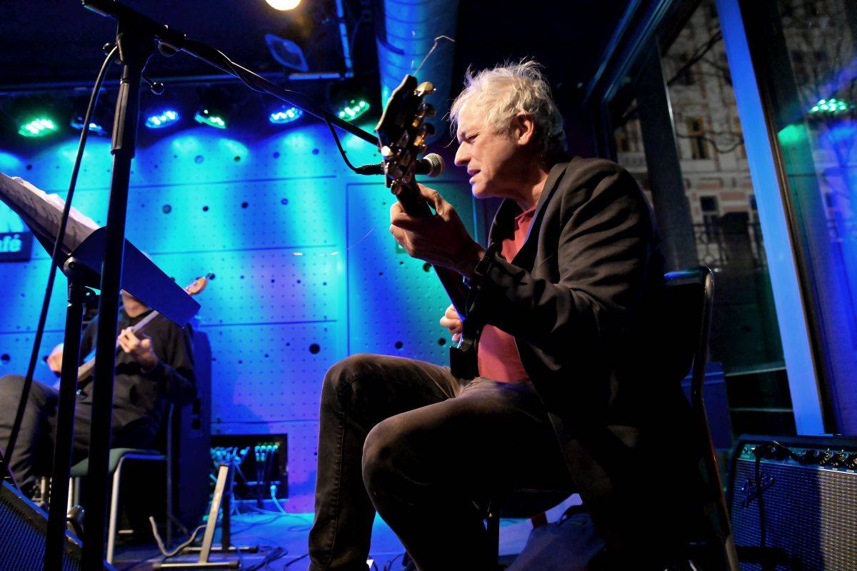 Marc Ribot kouzlil v Jazz Docku, doprovázela ho kapela Ceramic Dog