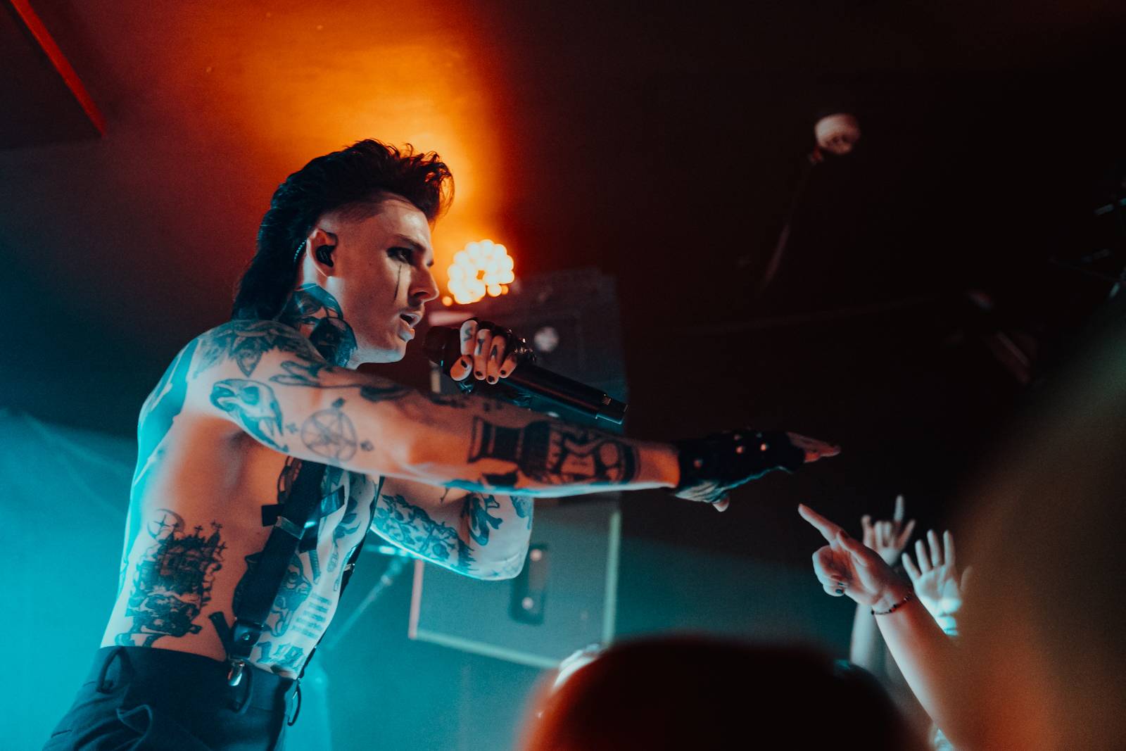 Oslava narozenin Rock Café byla pořádnou divočinou, klubu blahopřáli The Hara a .themayrevolution