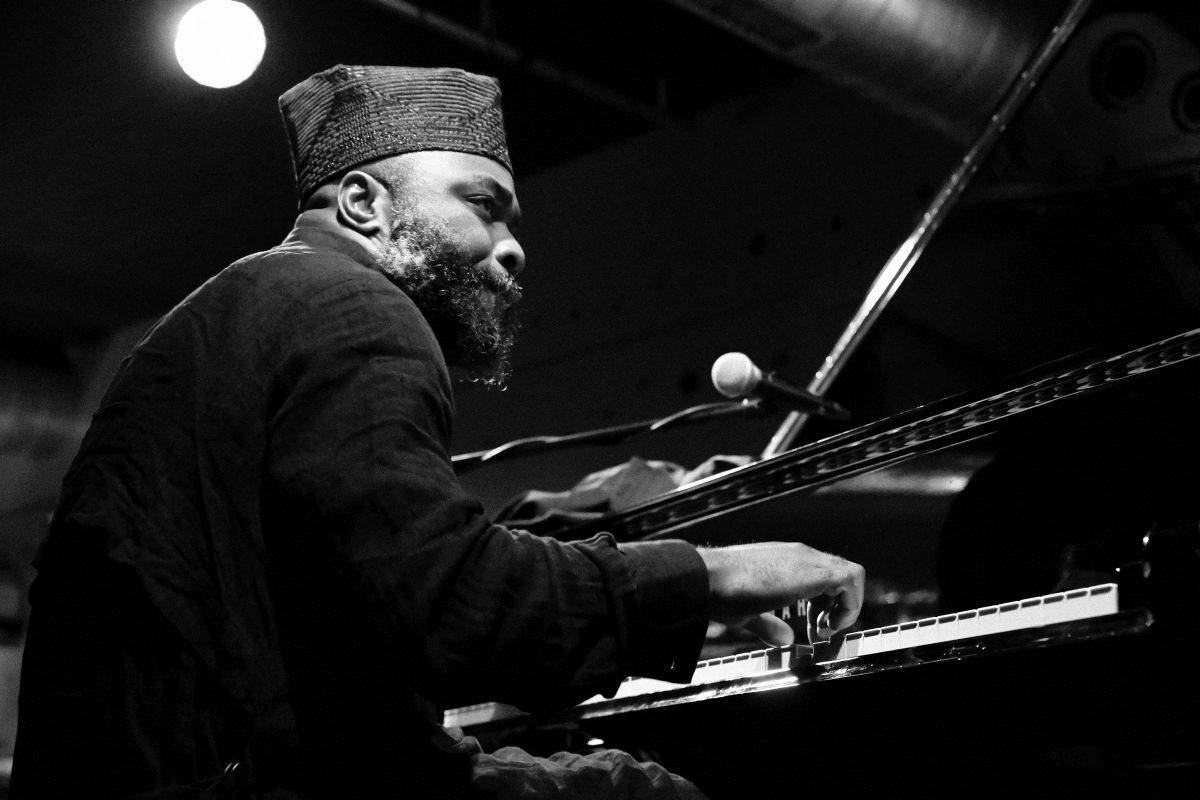 Nduduzo Makhathini Trio se v Jazz Docku představilo pražskému publiku