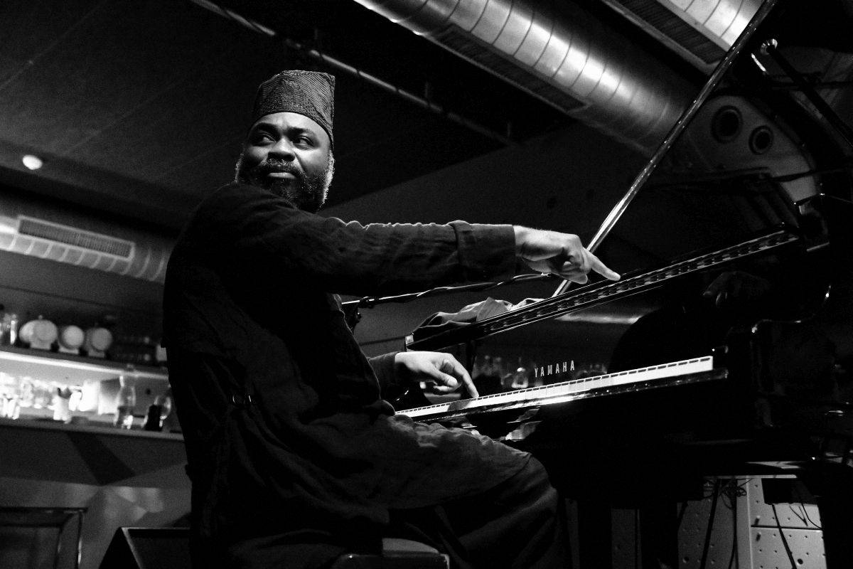 Nduduzo Makhathini Trio se v Jazz Docku představilo pražskému publiku