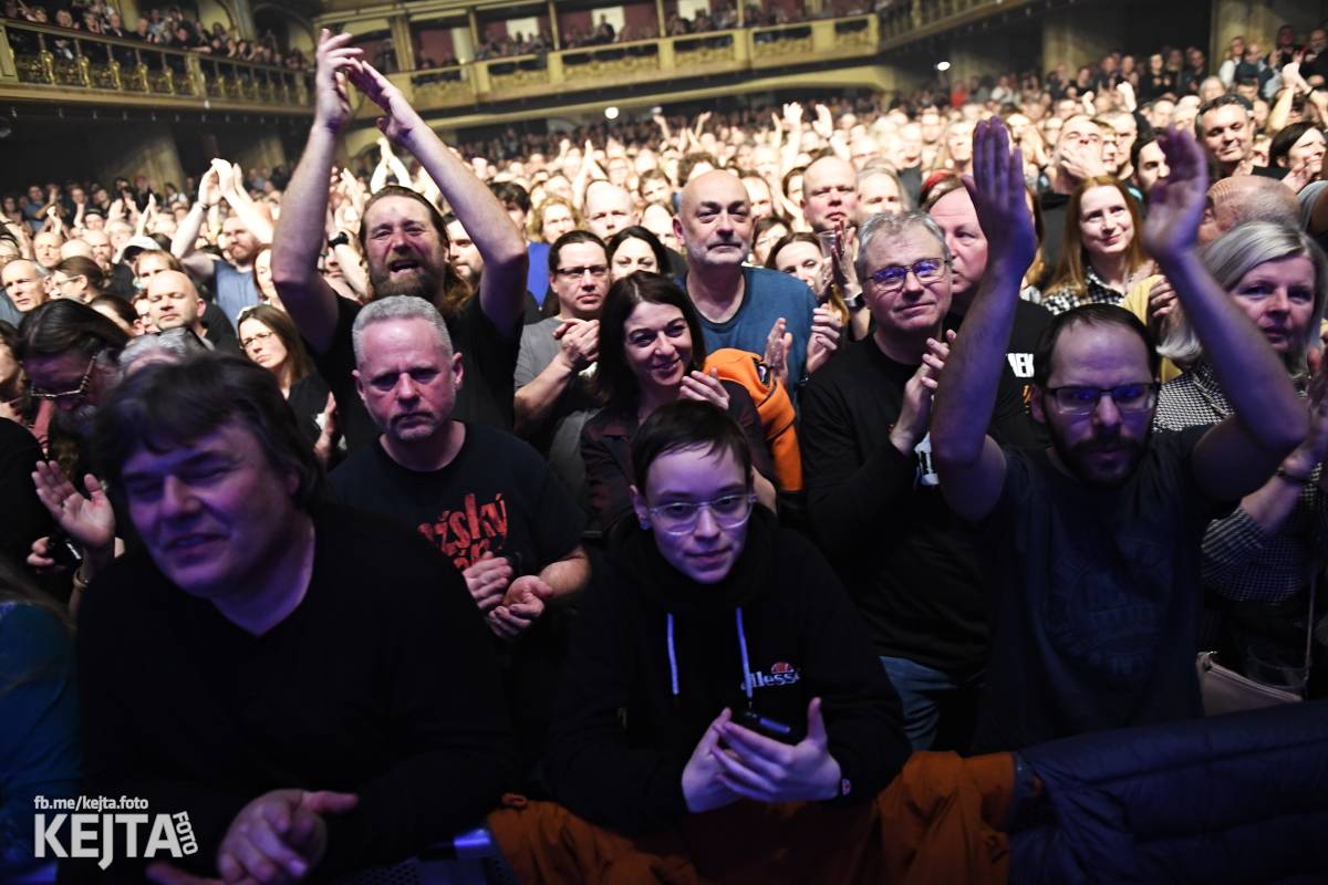 Jasná Páka a Hudba Praha vzpomínaly na Michala Ambrože, v Lucerně oslavily jeho sedmdesátiny