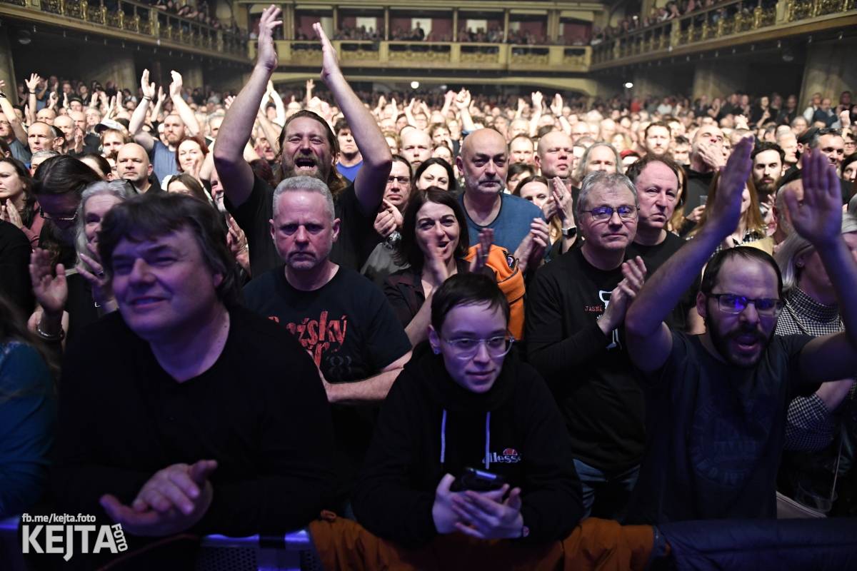 Jasná Páka a Hudba Praha vzpomínaly na Michala Ambrože, v Lucerně oslavily jeho sedmdesátiny