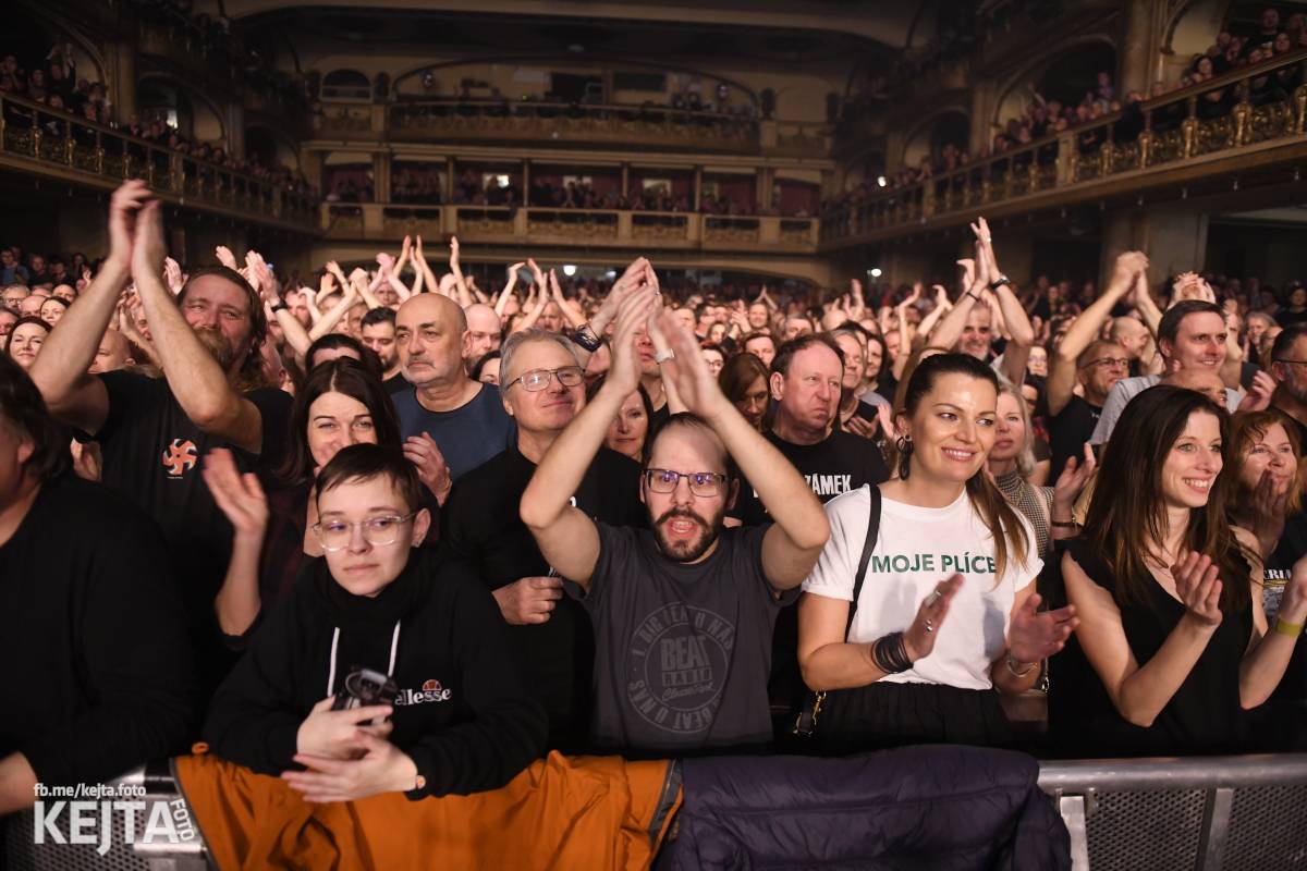 Jasná Páka a Hudba Praha vzpomínaly na Michala Ambrože, v Lucerně oslavily jeho sedmdesátiny