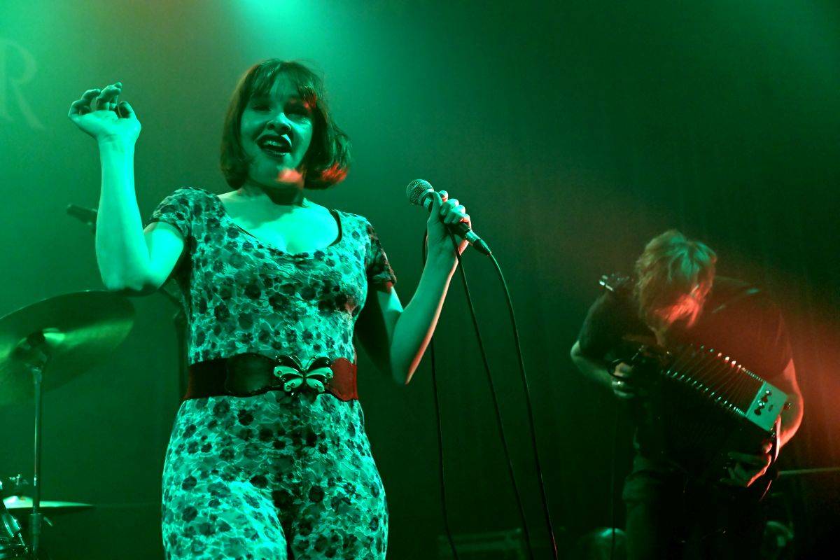 Karlínské Kasárny zažili pravý irský mejdan se Skinny Lister