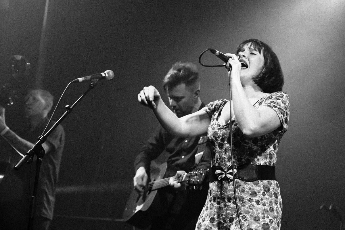 Karlínské Kasárny zažili pravý irský mejdan se Skinny Lister