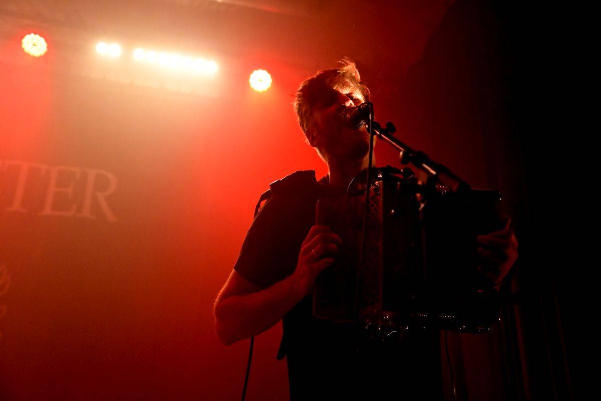 Karlínské Kasárny zažili pravý irský mejdan se Skinny Lister