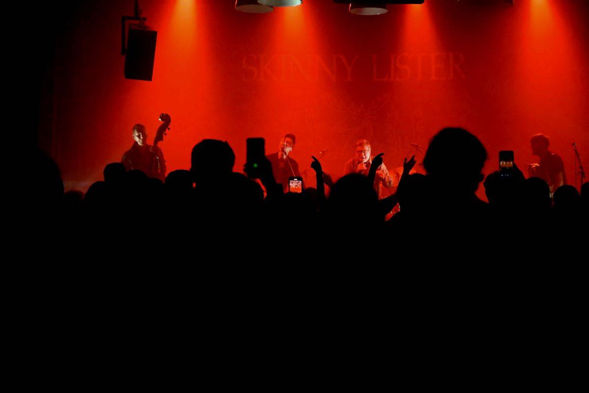 Karlínské Kasárny zažili pravý irský mejdan se Skinny Lister