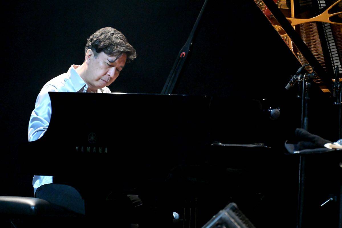 Přátelství, mír a harmonie. Avishai Cohen a Makoto Ozone zahráli v pražském Divadle Hybernia