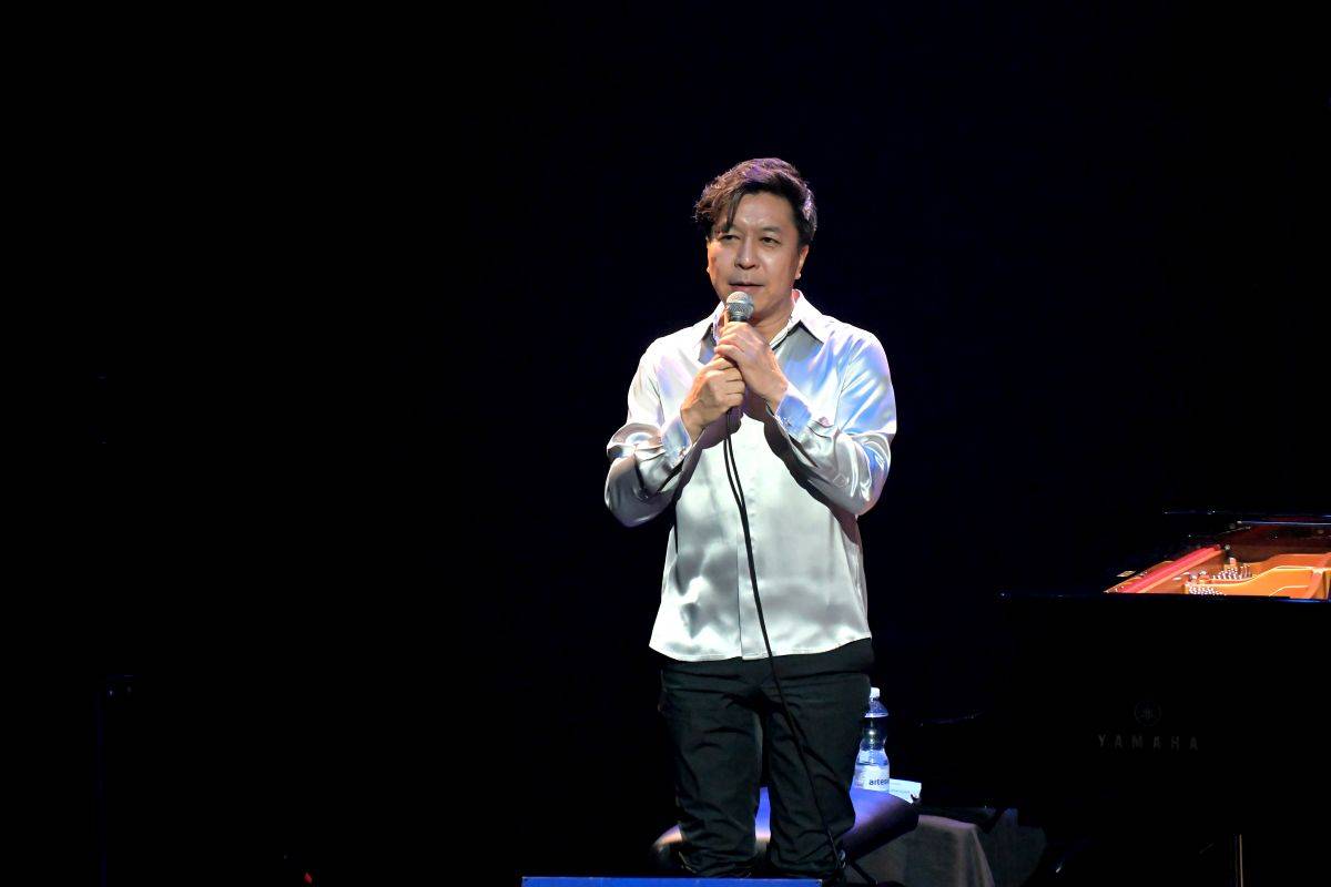 Přátelství, mír a harmonie. Avishai Cohen a Makoto Ozone zahráli v pražském Divadle Hybernia