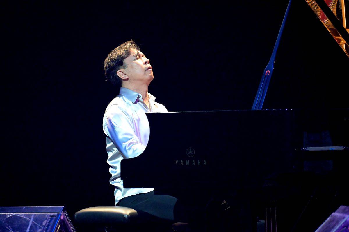 Přátelství, mír a harmonie. Avishai Cohen a Makoto Ozone zahráli v pražském Divadle Hybernia