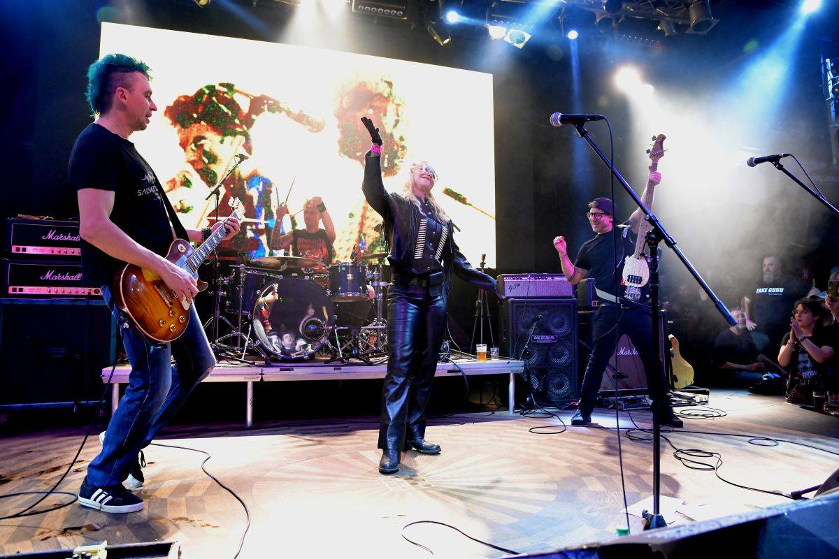 Plexis oslavili 40 let na scéně. Se spoustou přátel vzpomínali na Petra Hoška