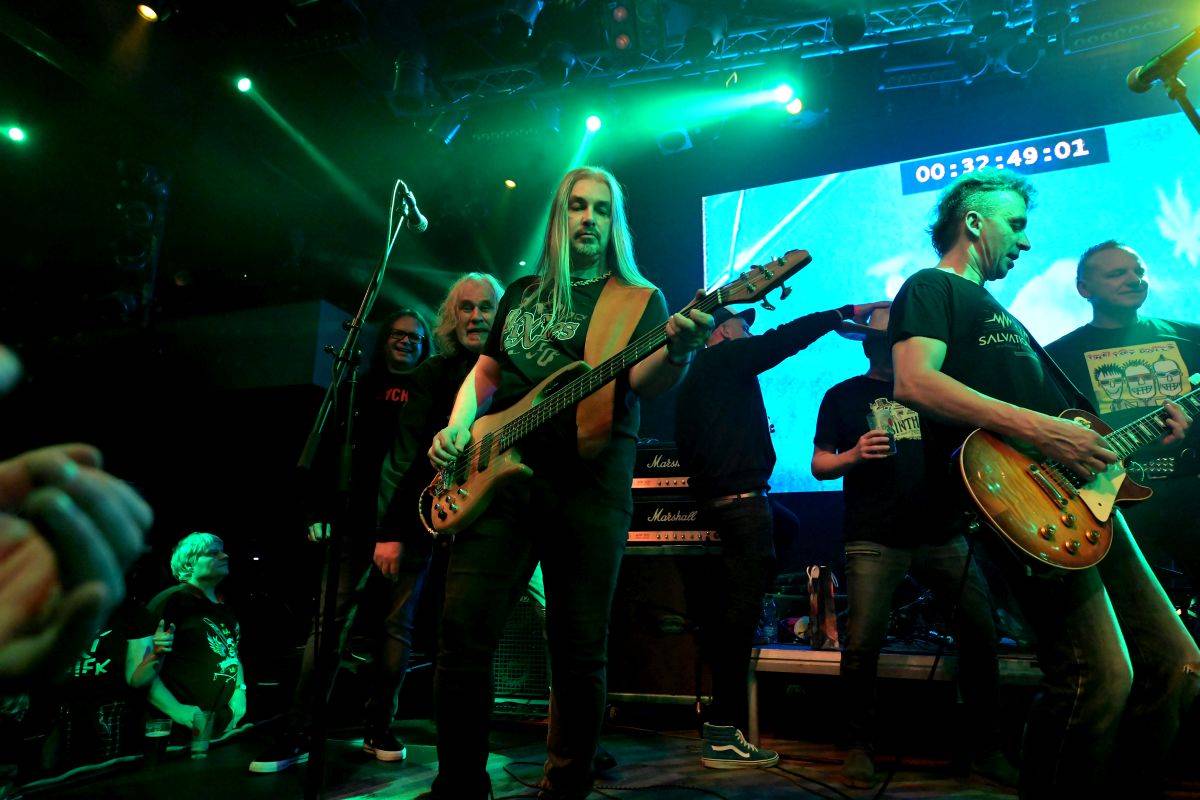 Plexis oslavili 40 let na scéně. Se spoustou přátel vzpomínali na Petra Hoška