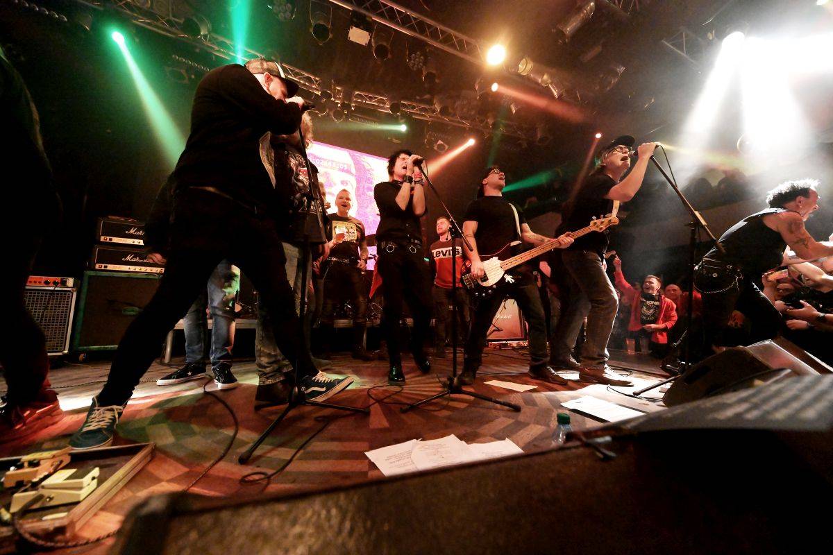 Plexis oslavili 40 let na scéně. Se spoustou přátel vzpomínali na Petra Hoška