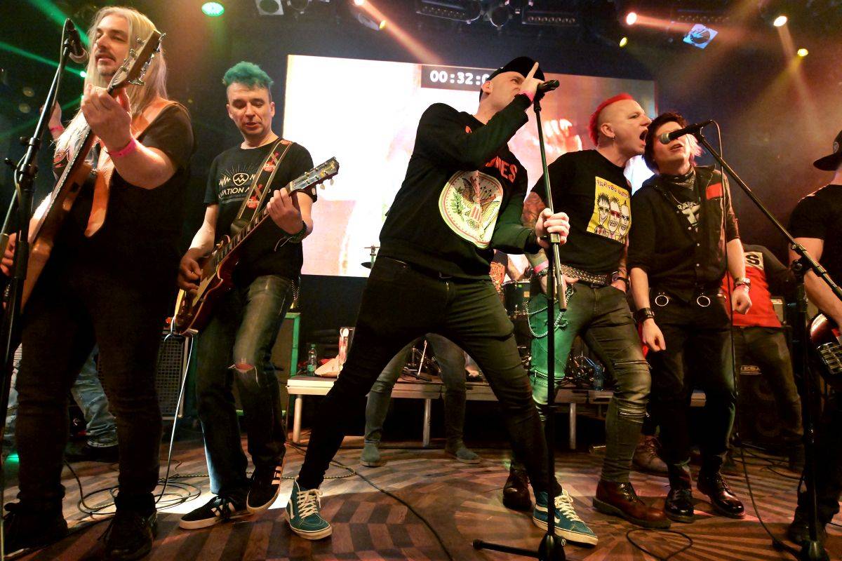 Plexis oslavili 40 let na scéně. Se spoustou přátel vzpomínali na Petra Hoška