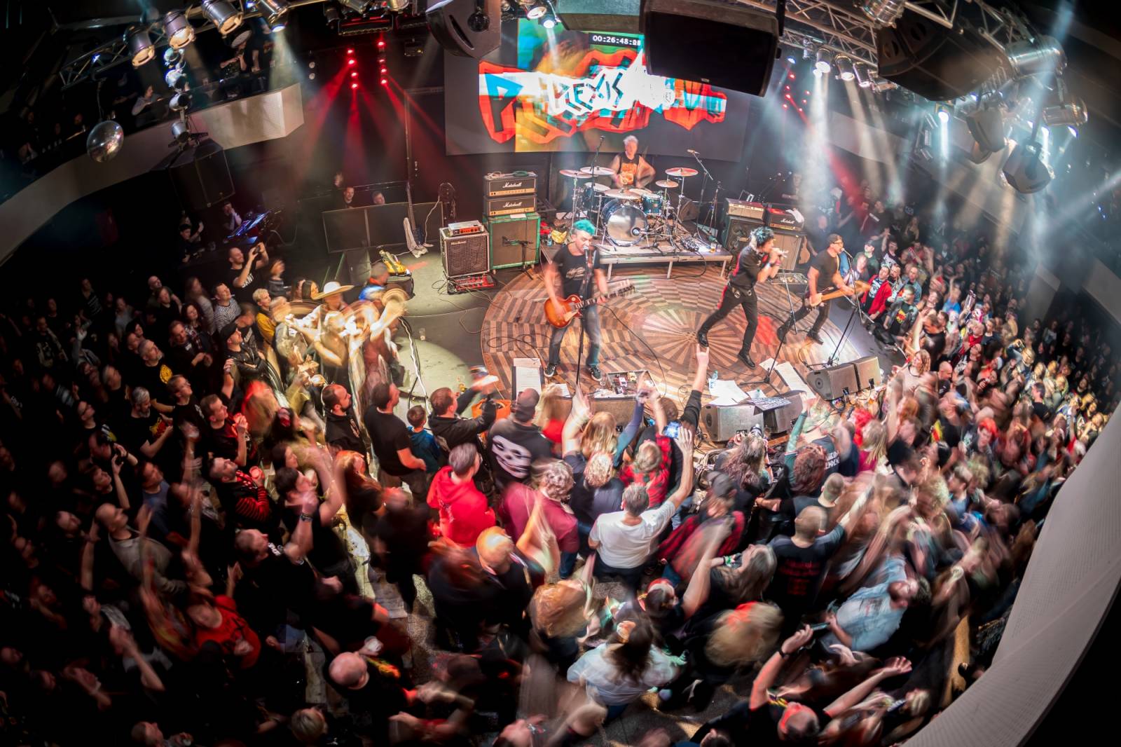 Prahou znovu zněly hity Plexis. Kapela slavila čtyřicátiny a uctila památku Petra Hoška