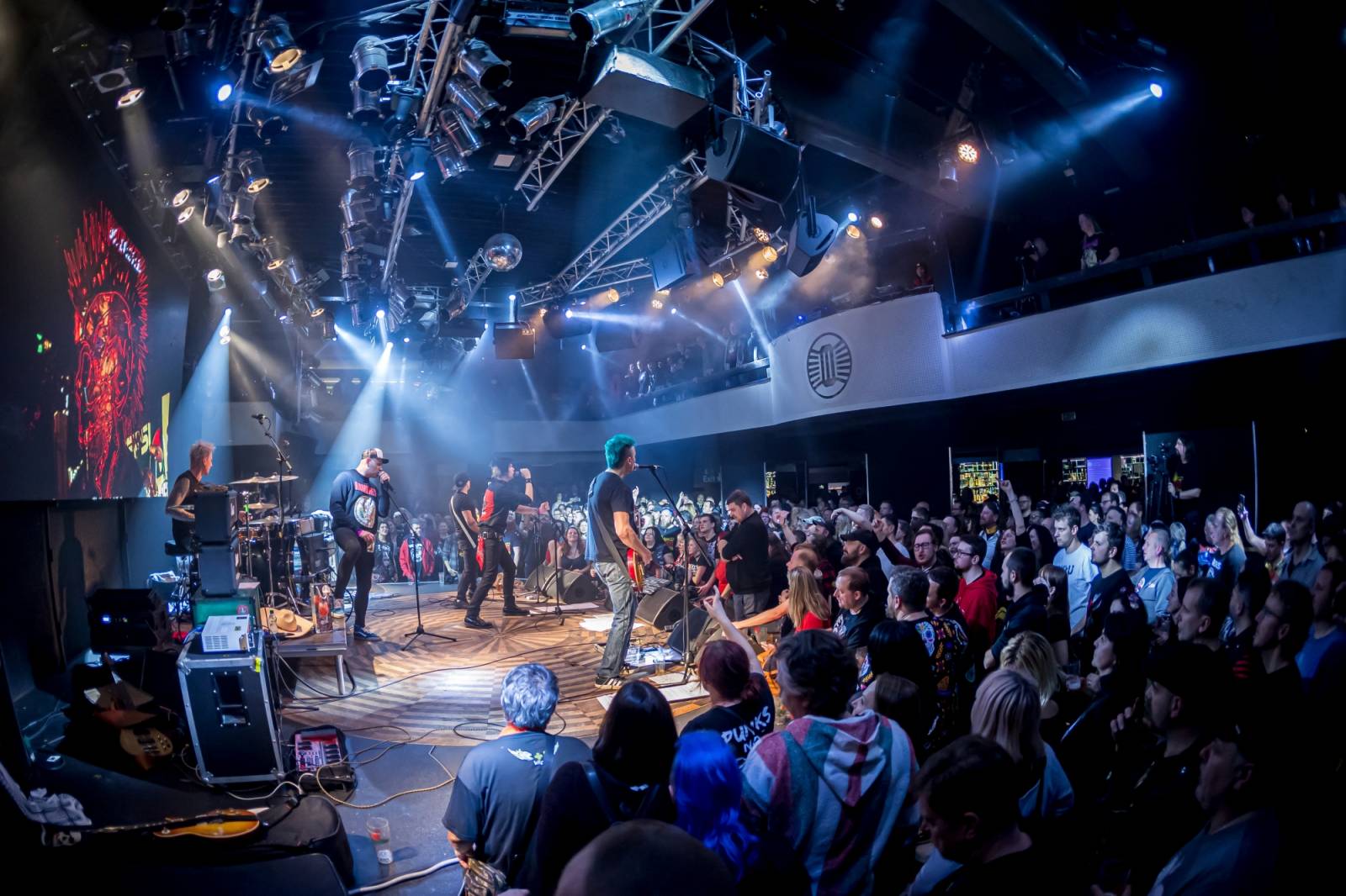 Prahou znovu zněly hity Plexis. Kapela slavila čtyřicátiny a uctila památku Petra Hoška