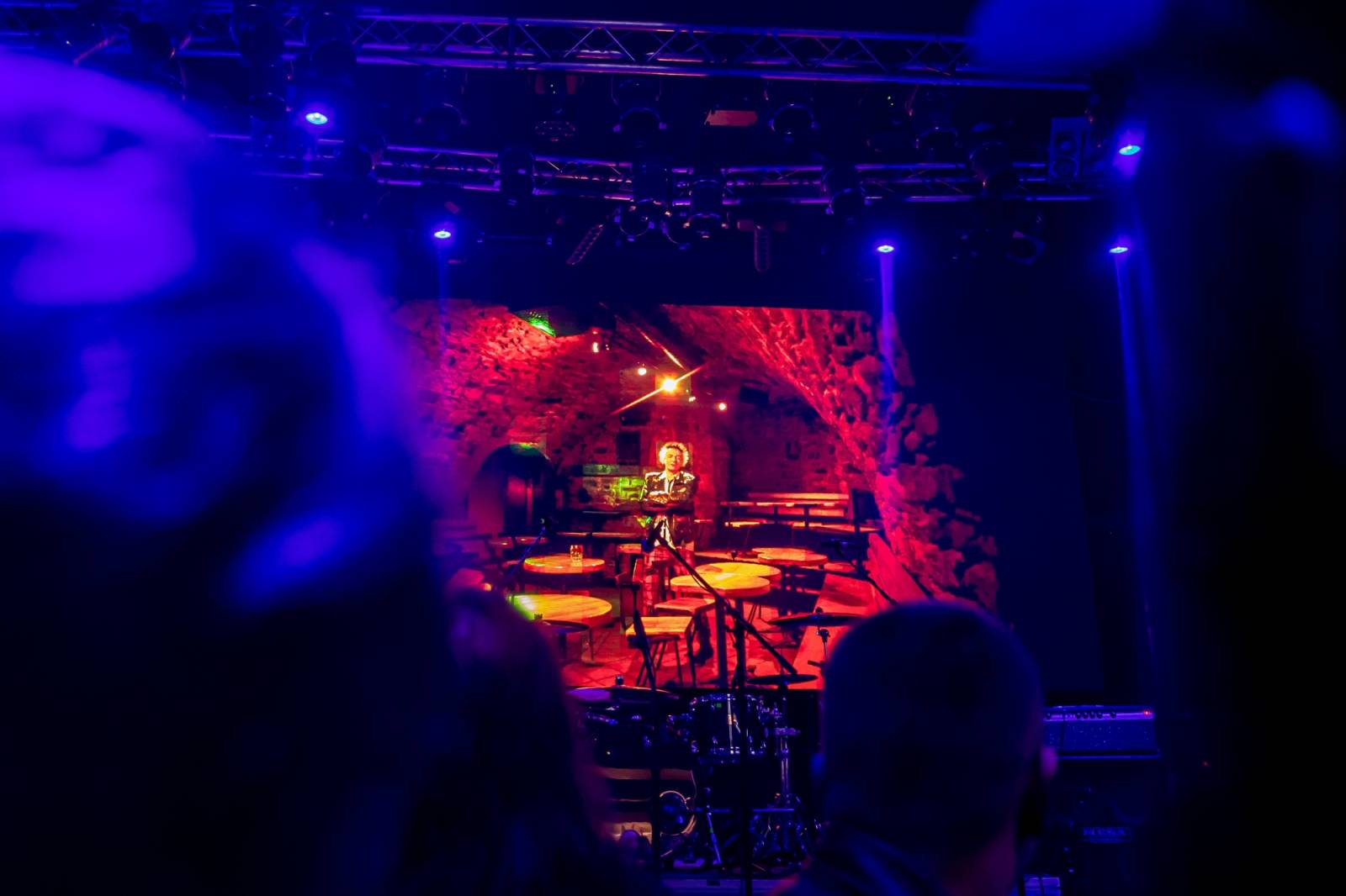 Prahou znovu zněly hity Plexis. Kapela slavila čtyřicátiny a uctila památku Petra Hoška