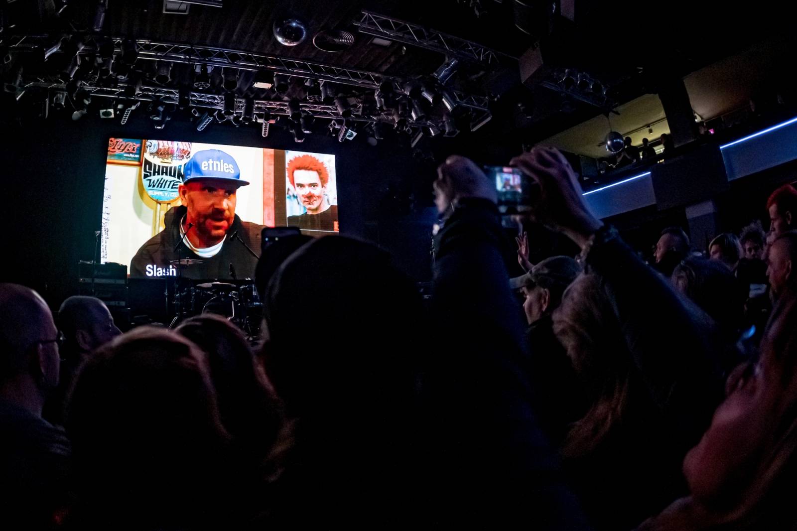 Prahou znovu zněly hity Plexis. Kapela slavila čtyřicátiny a uctila památku Petra Hoška