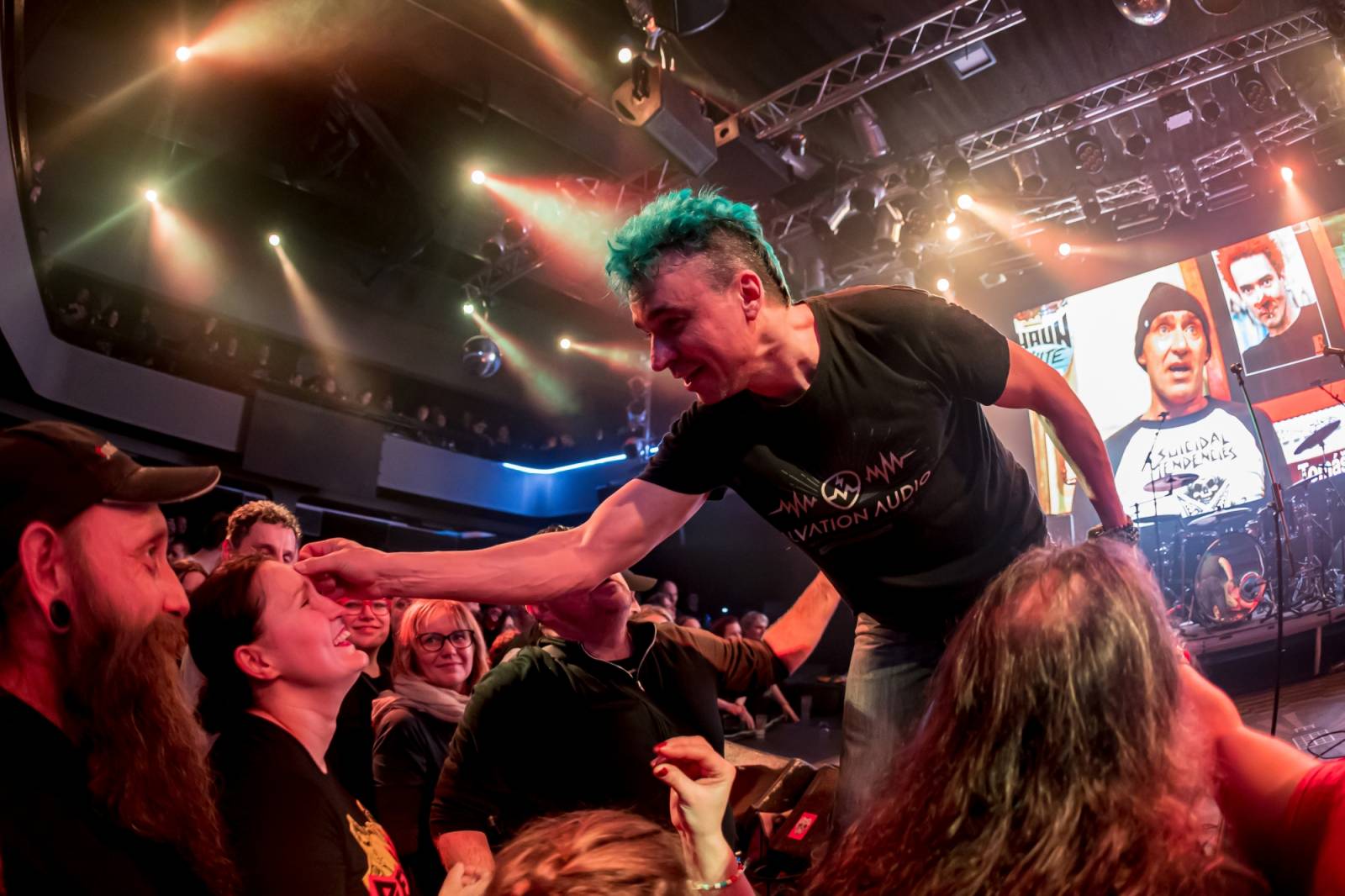 Prahou znovu zněly hity Plexis. Kapela slavila čtyřicátiny a uctila památku Petra Hoška