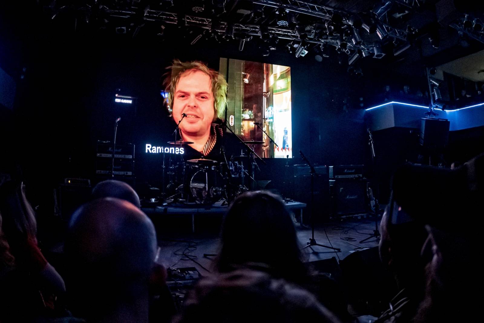 Prahou znovu zněly hity Plexis. Kapela slavila čtyřicátiny a uctila památku Petra Hoška