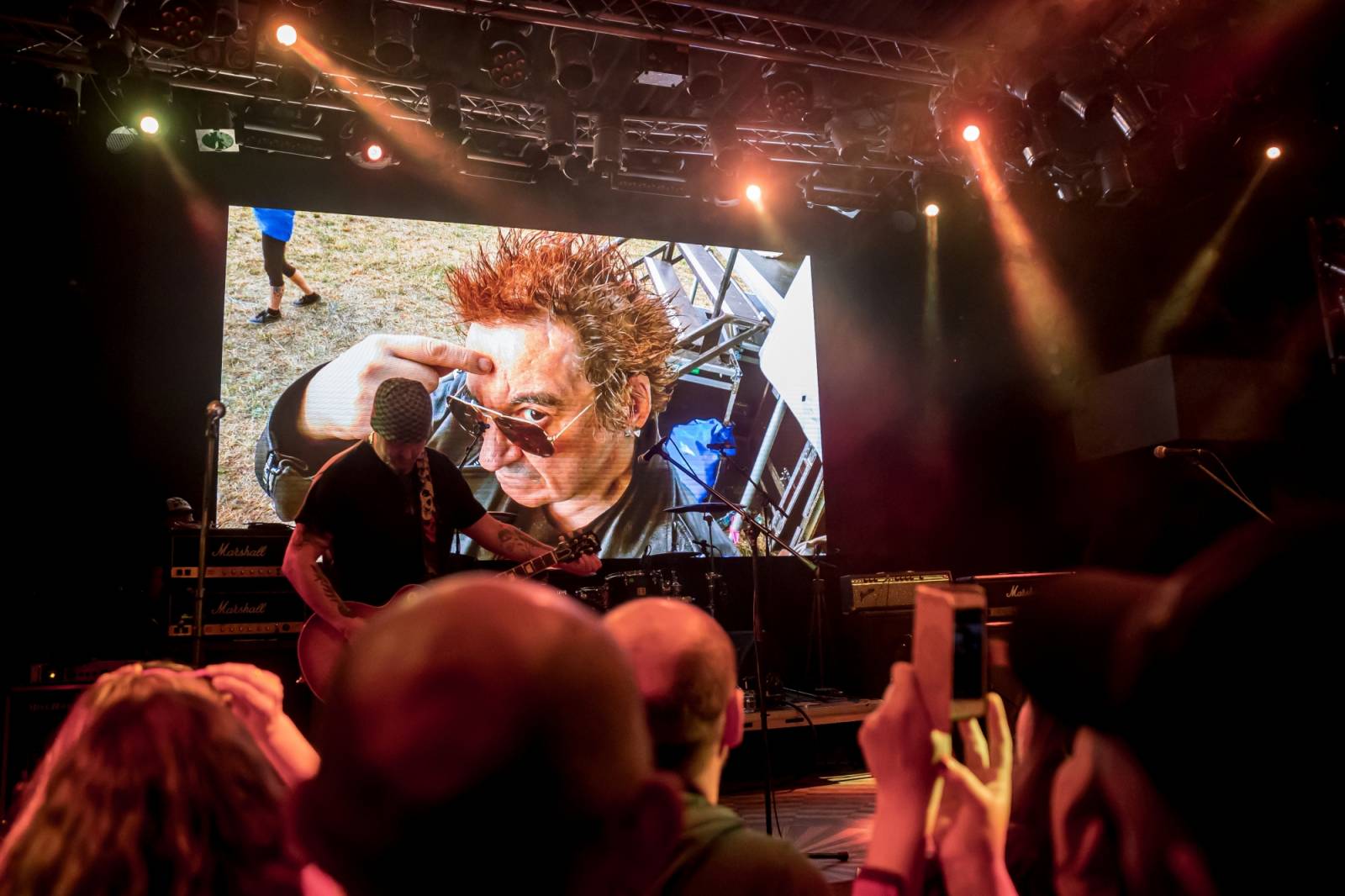 Prahou znovu zněly hity Plexis. Kapela slavila čtyřicátiny a uctila památku Petra Hoška