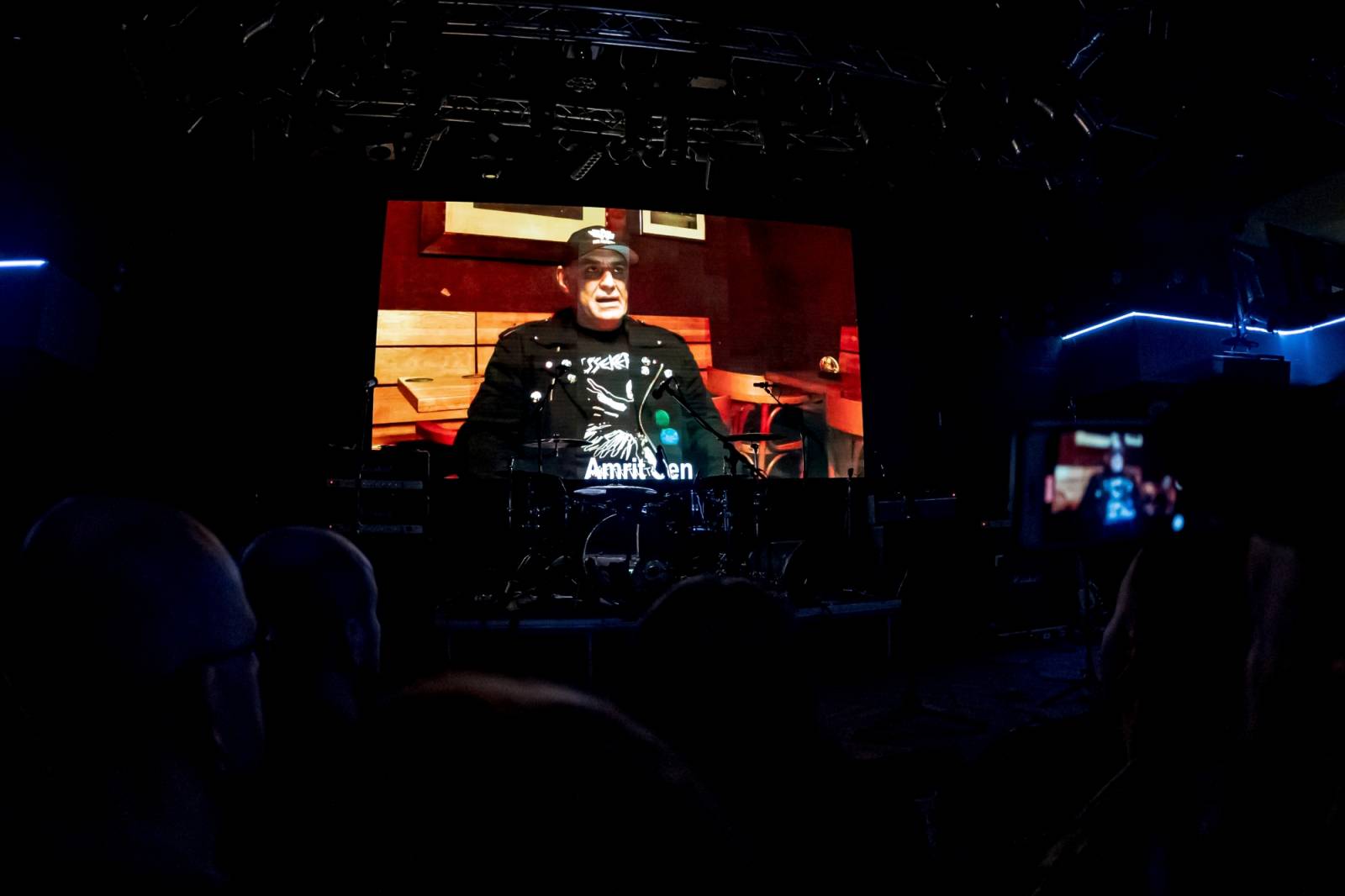 Prahou znovu zněly hity Plexis. Kapela slavila čtyřicátiny a uctila památku Petra Hoška