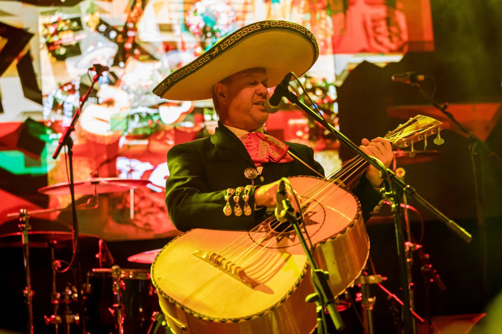 Prahou znovu zněly hity Plexis. Kapela slavila čtyřicátiny a uctila památku Petra Hoška