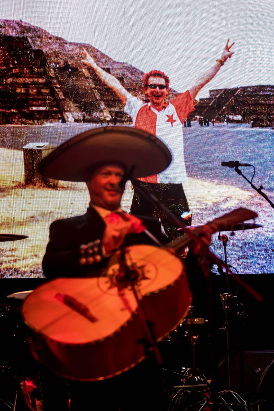 Prahou znovu zněly hity Plexis. Kapela slavila čtyřicátiny a uctila památku Petra Hoška