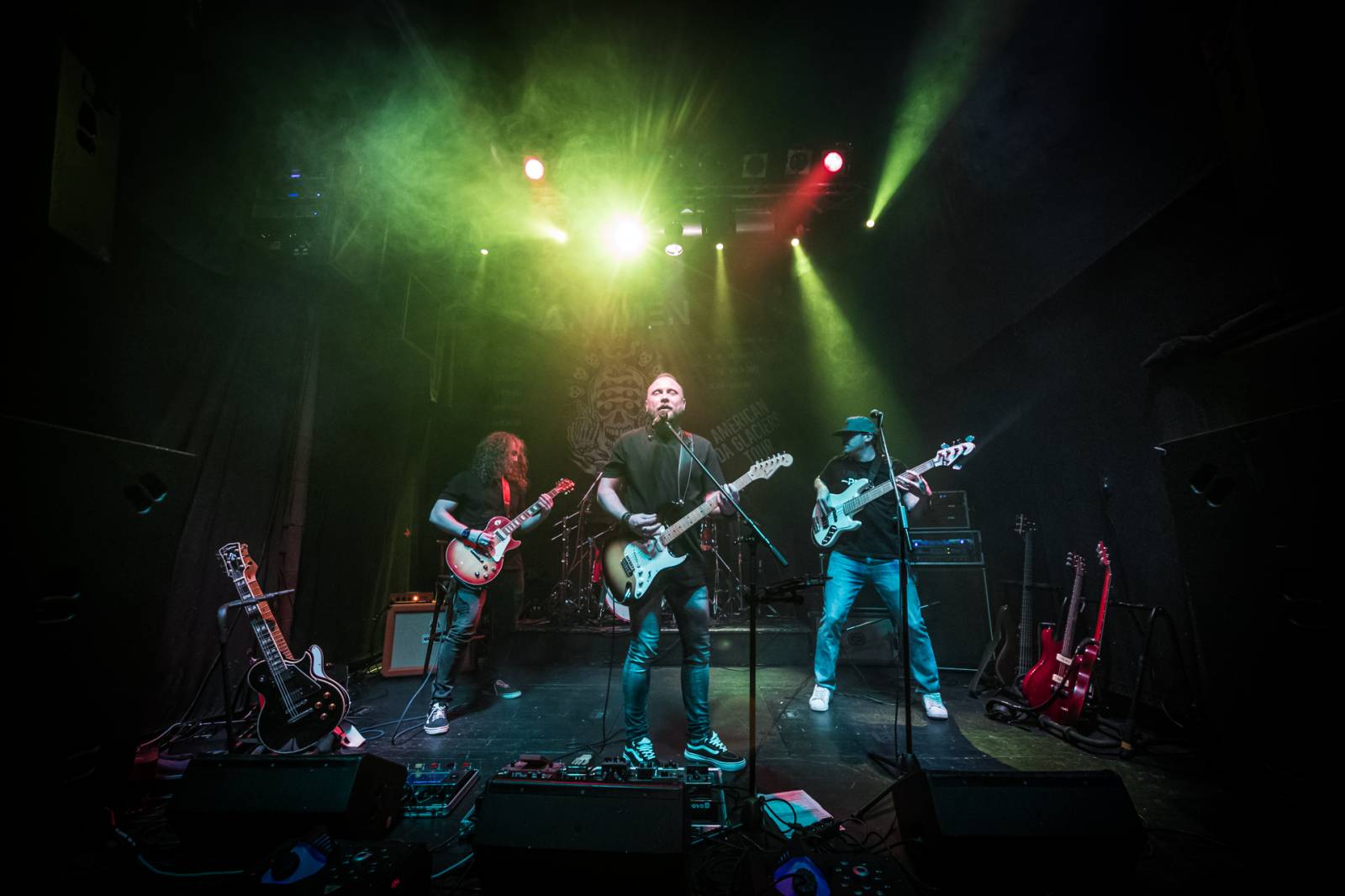 Anymen v Plzni rozsvítili Pod lampou