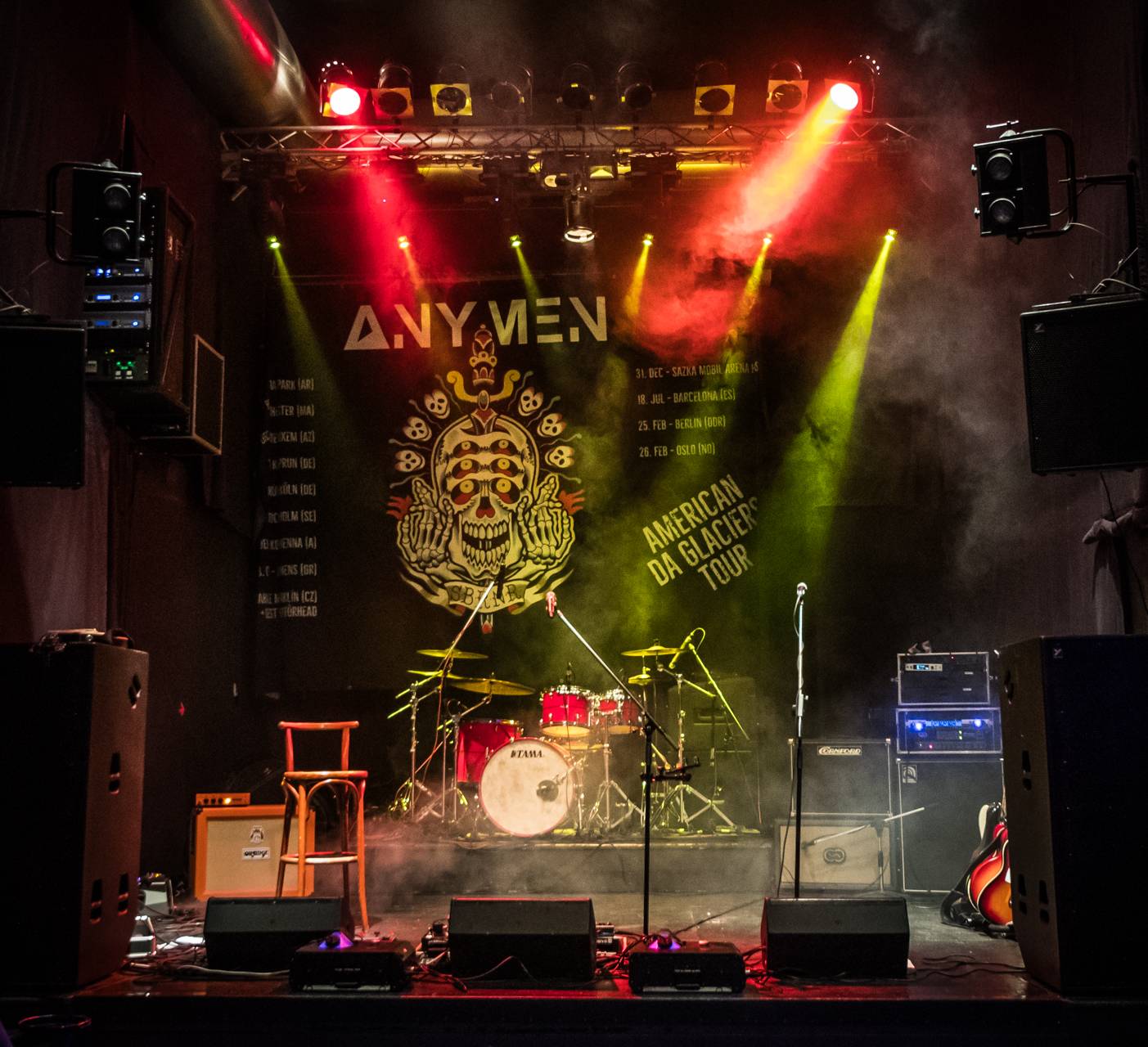 Anymen v Plzni rozsvítili Pod lampou