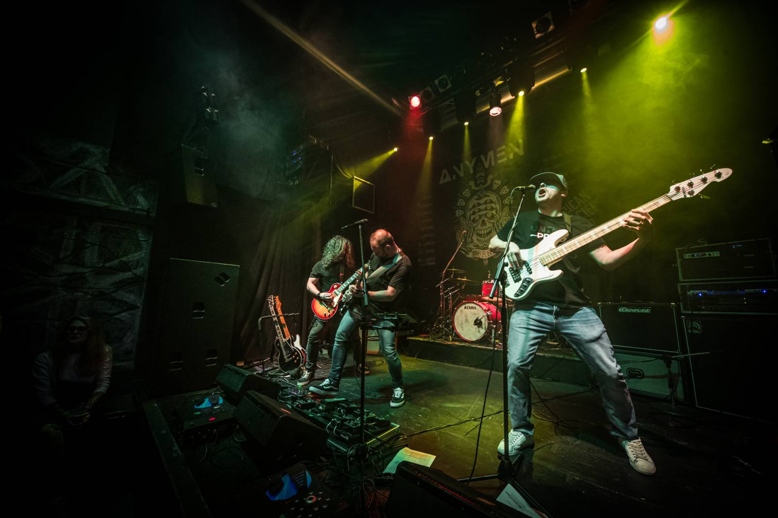 Anymen v Plzni rozsvítili Pod lampou