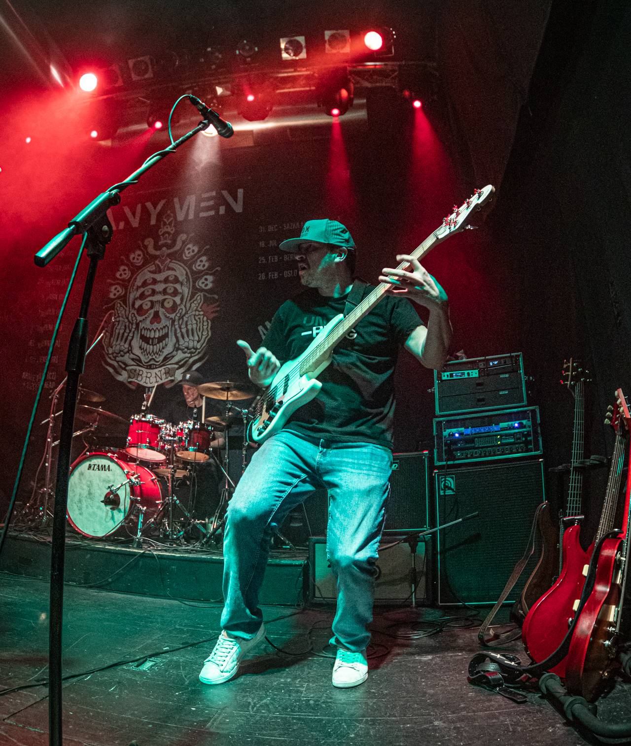 Anymen v Plzni rozsvítili Pod lampou