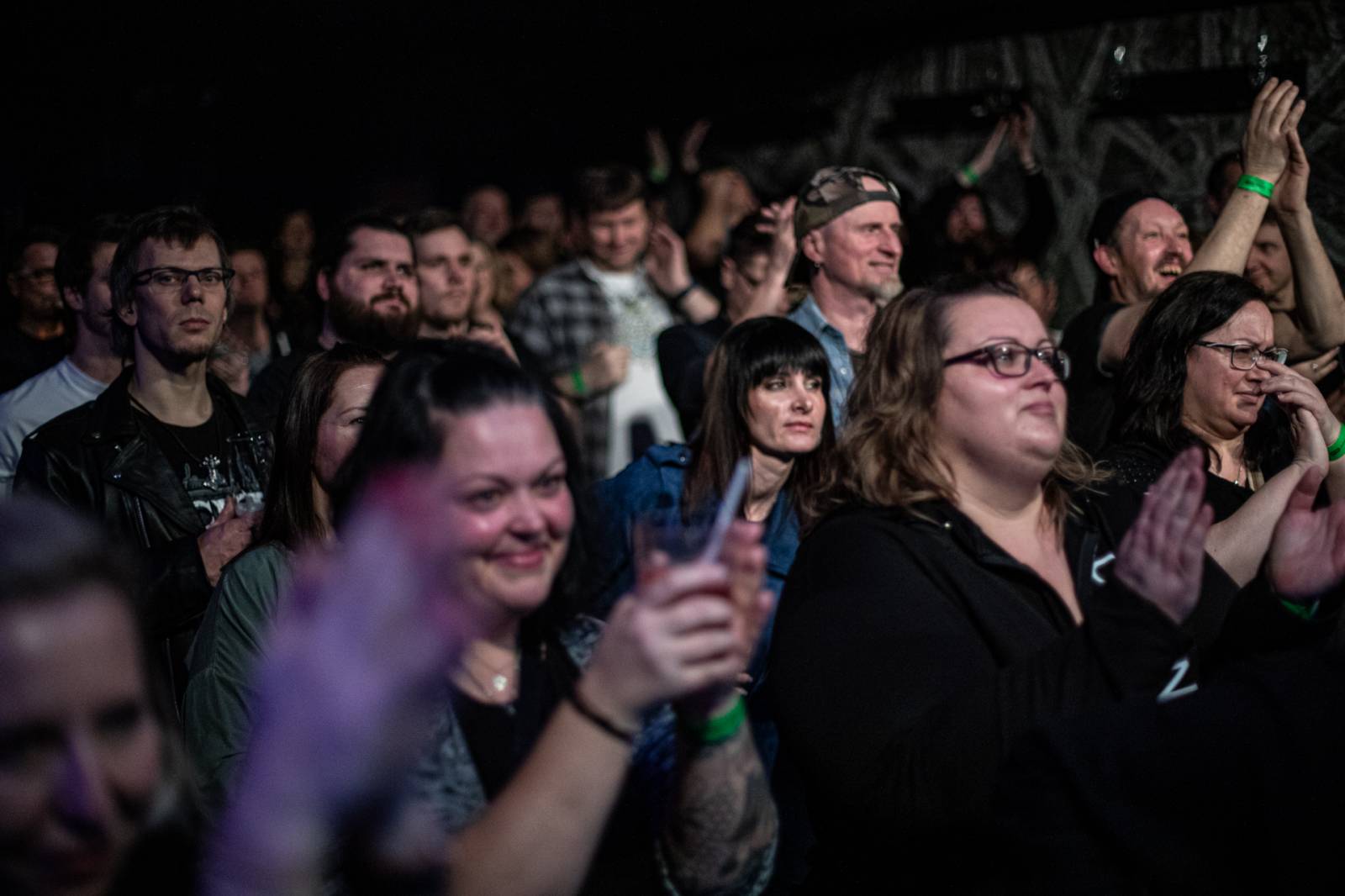 Anymen v Plzni rozsvítili Pod lampou