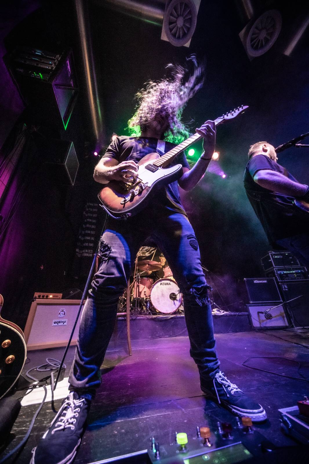 Anymen v Plzni rozsvítili Pod lampou