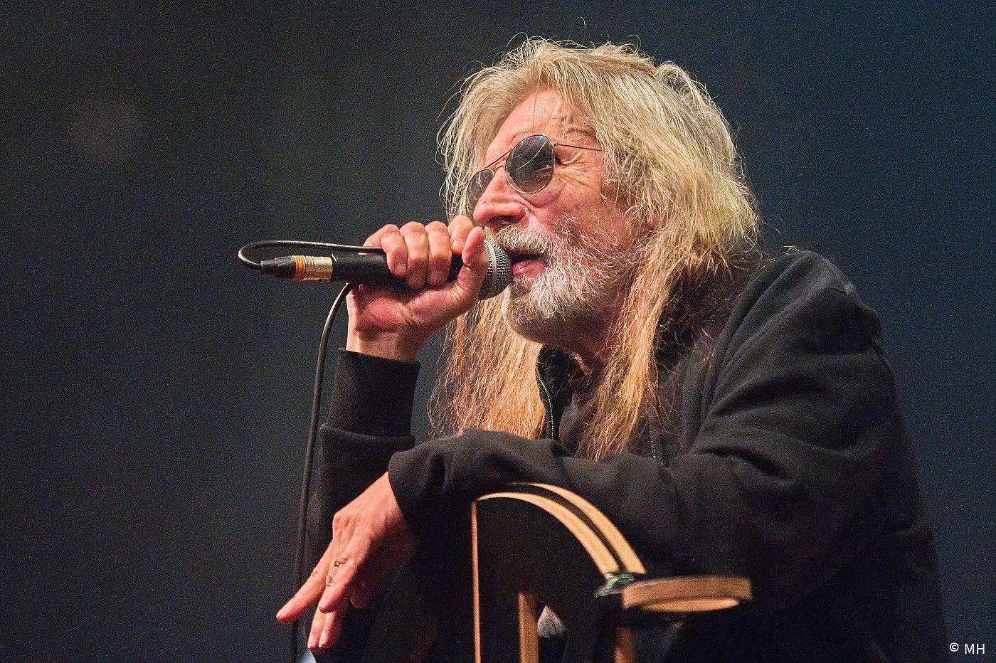 Aleš Brichta slaví 40 let na scéně. Šňůru s Alkeholem a Hattrickem zakončil v Plzni