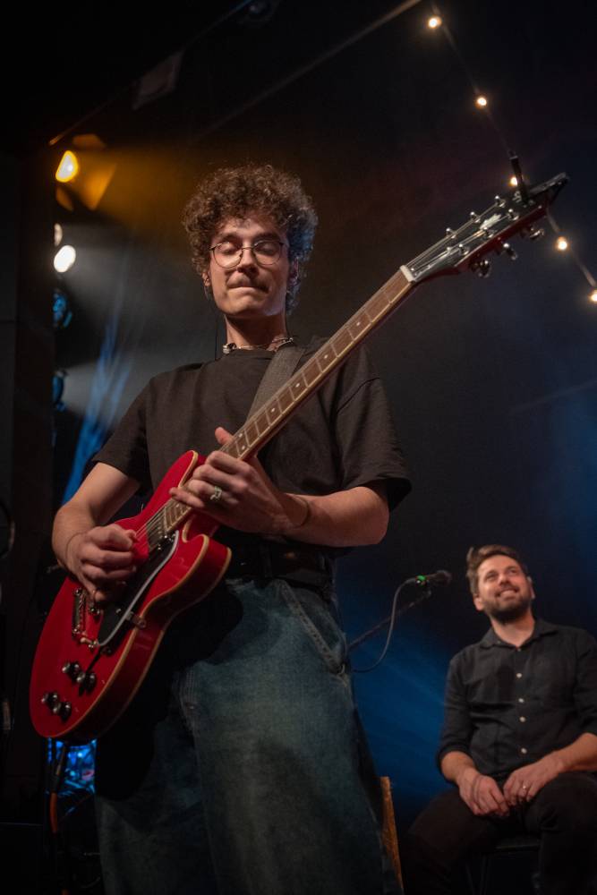 Z O2 areny na prkna divadel. Jelen rozezpíval Dvůr Králové