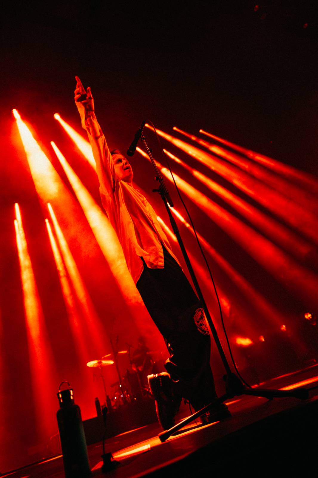 Nothing But Thieves se vrátili do Prahy. I přes vypadnutý zvuk předvedli skvělou show