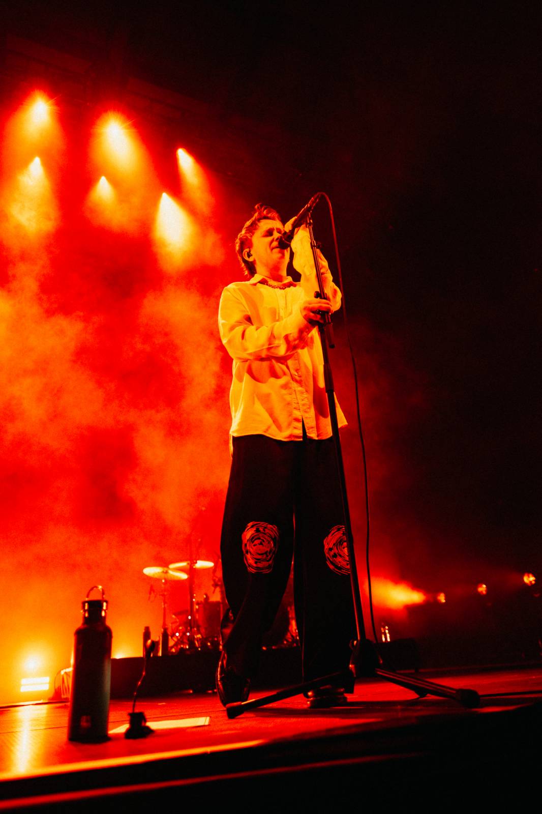 Nothing But Thieves se vrátili do Prahy. I přes vypadnutý zvuk předvedli skvělou show